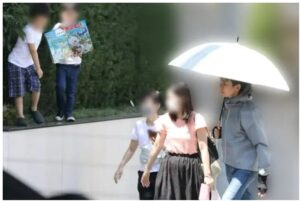 【画像】郷ひろみの子供(双子)写真!年齢8歳で青学初等部の2年生